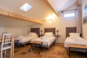 Chambre 3 lits second étage